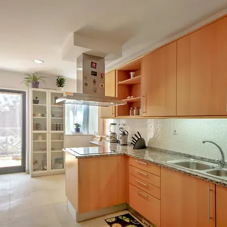 Luxury With Pool * البوفيرا